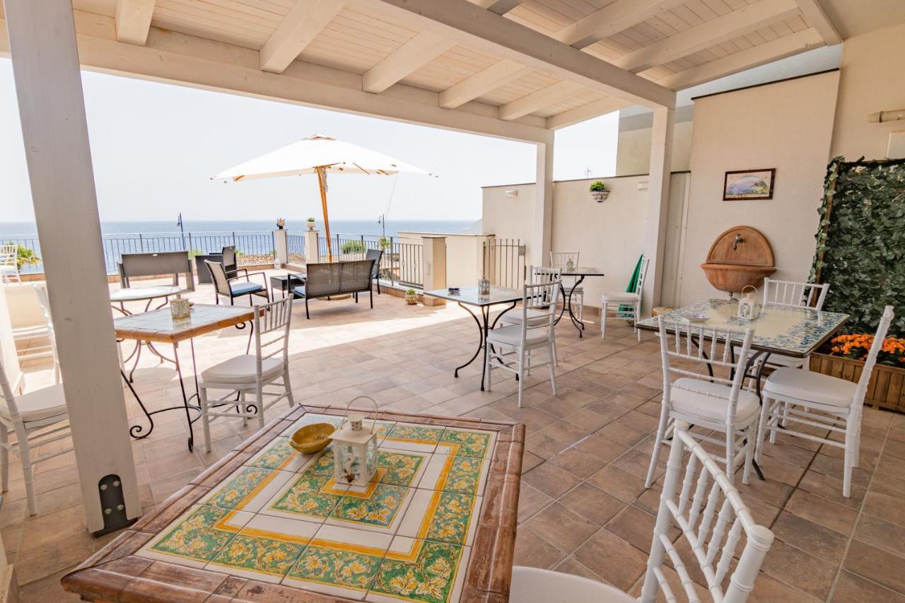B&B Ottocento Sul Mare Nizza di Sicilia Exteriör bild