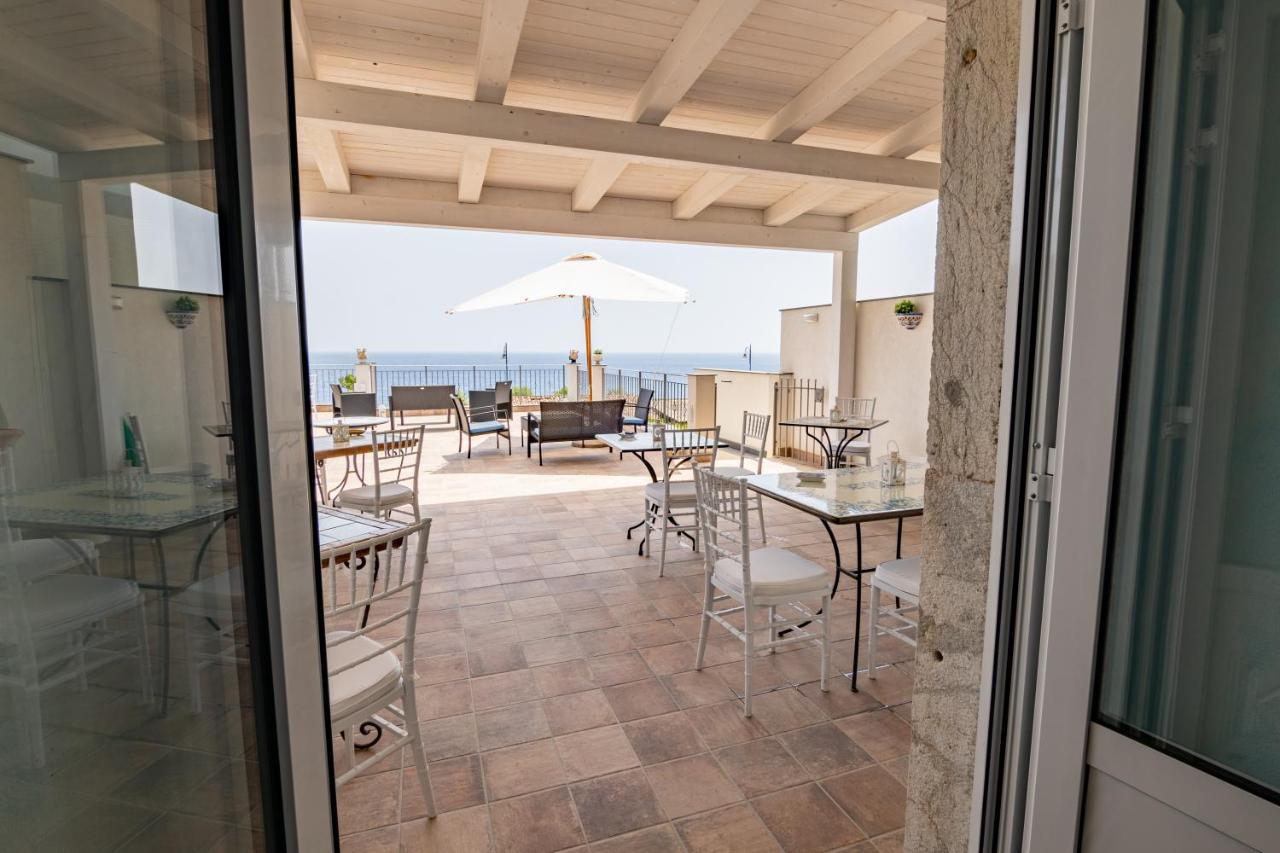 B&B Ottocento Sul Mare Nizza di Sicilia Exteriör bild