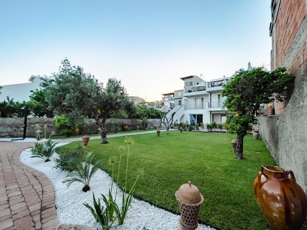 B&B Ottocento Sul Mare Nizza di Sicilia Exteriör bild